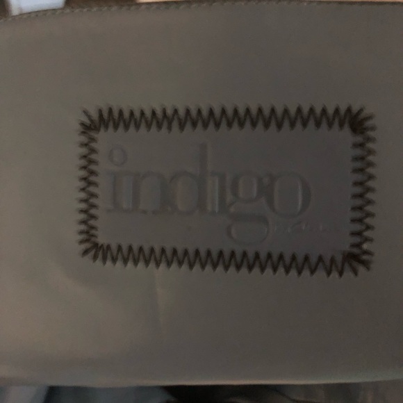 Above the ankle black/brown/blue boots by Clarks. - Picture 4 of 4